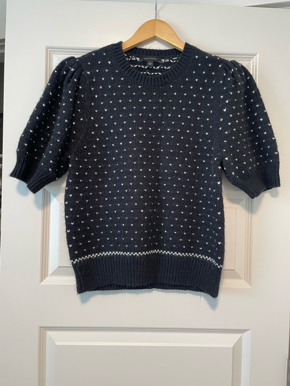 Ann Taylor Black Short Puff-Sleeve White Heart Dot Knit Crew Neck Sweater Women
